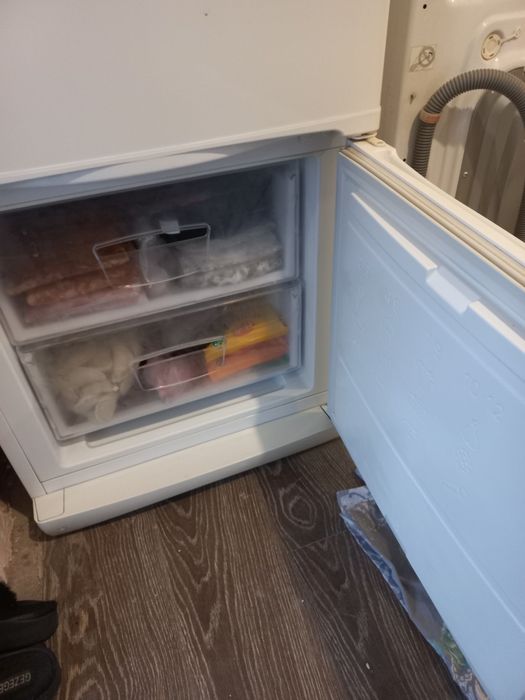 Холодильник INDESIT