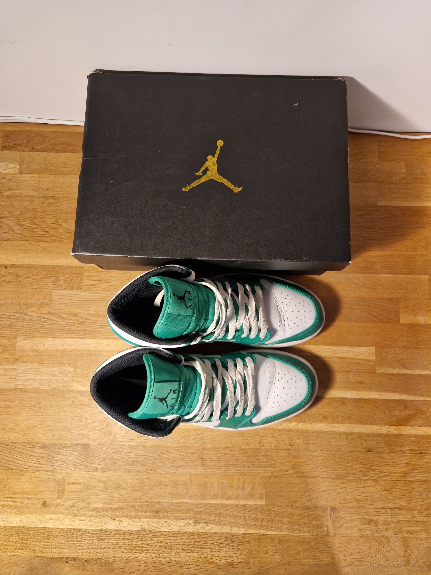 Jordan 1 mid Lucky green