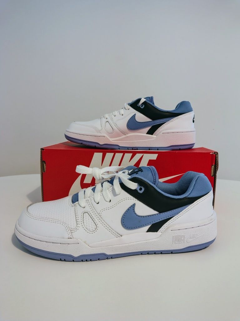Nike Full Force LO (GS) / 38,5 / Noi