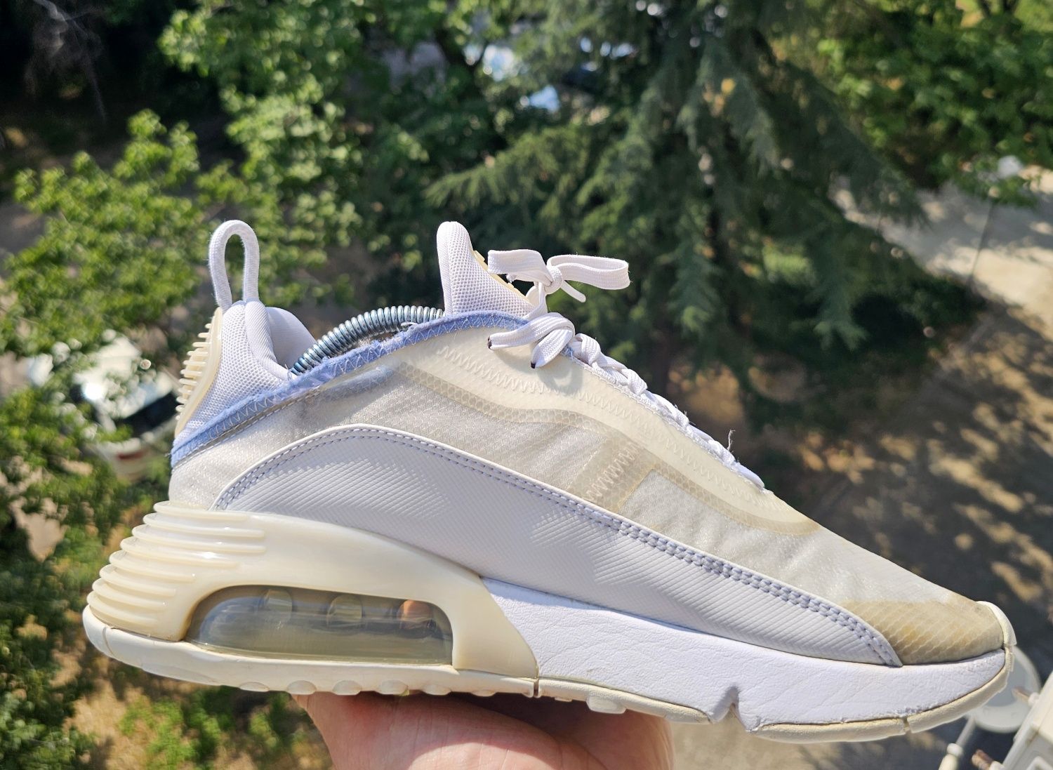 Nike Air Max 2090 – Бели Обувки – Номер 42 (Код: BV9977-100)