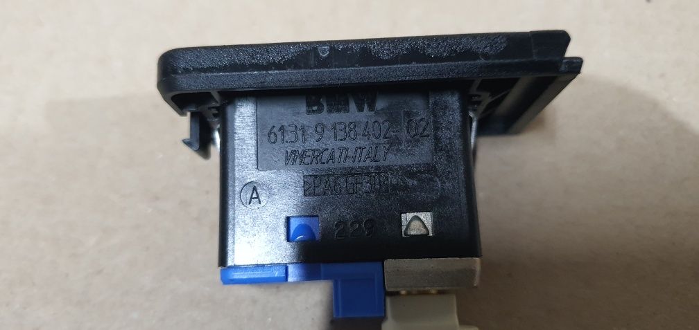 Port intrare usb auxiliar consola centrala bmw e60 61.31 9 138 402-02