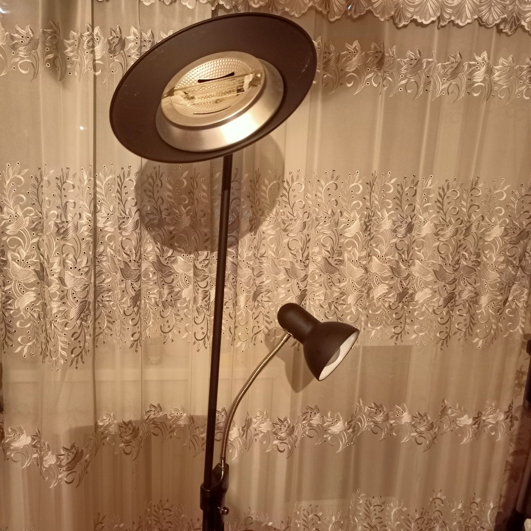 Продам лампу торшер напольную