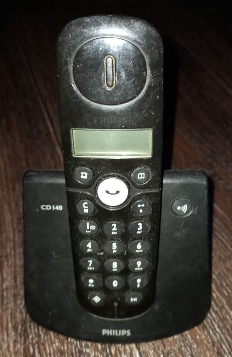 Продаю радиотелефон Philips CD140