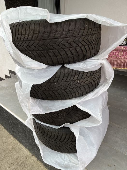 Bridgestone Blizzak SUV Snow 255 55 R18