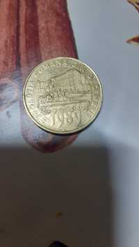 Vind  2 monezi de colecție anul 2002 italia