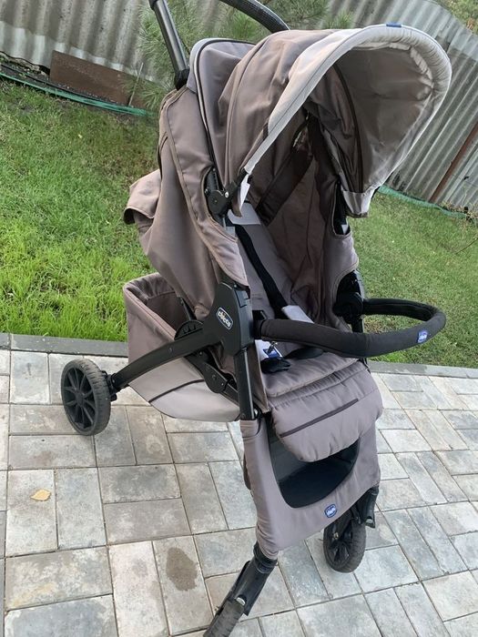 Коляска chicco в отличном состоянии