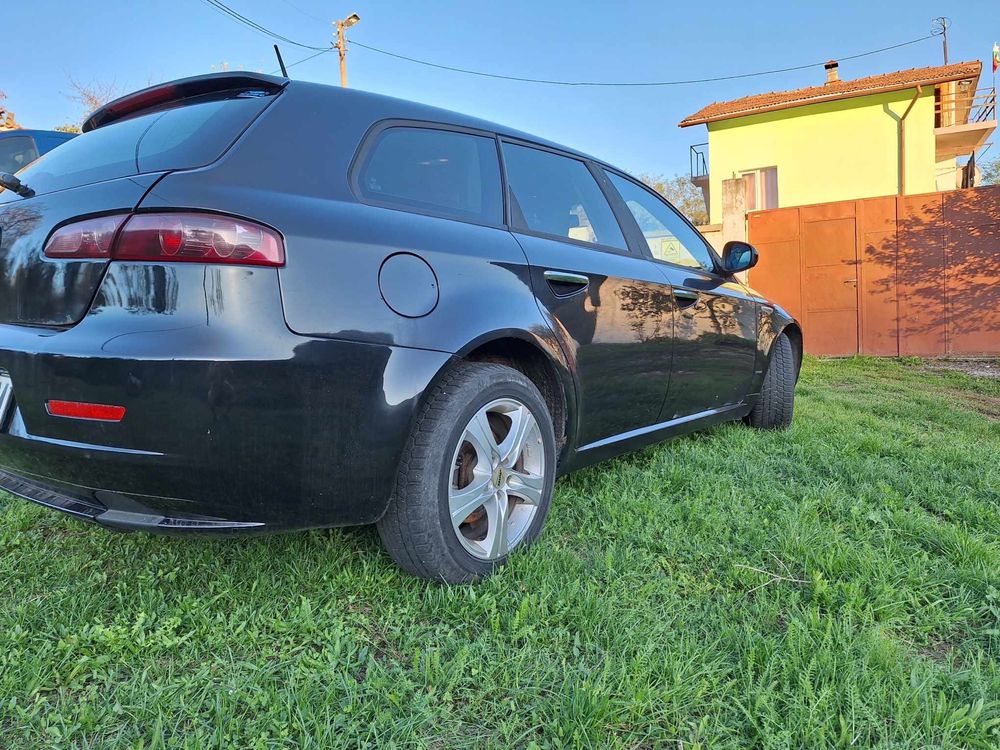 Продавам Alfa romeo 159 SW