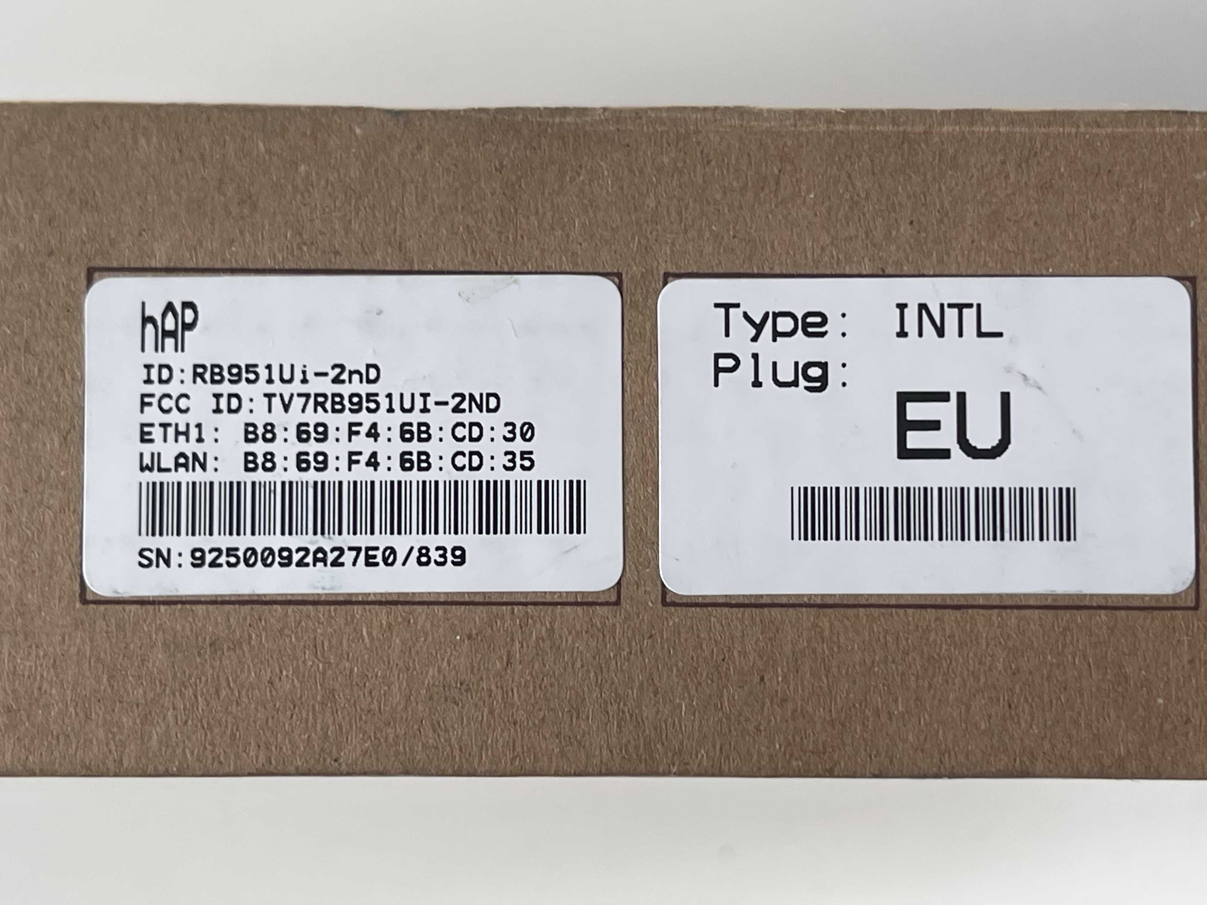Router wireless Mikrotik RB951Ui-2nD, 5xLAN, 1xPOE - sigilat - 14 buc.