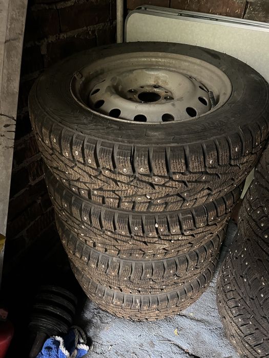 Продам зимние резины на 14