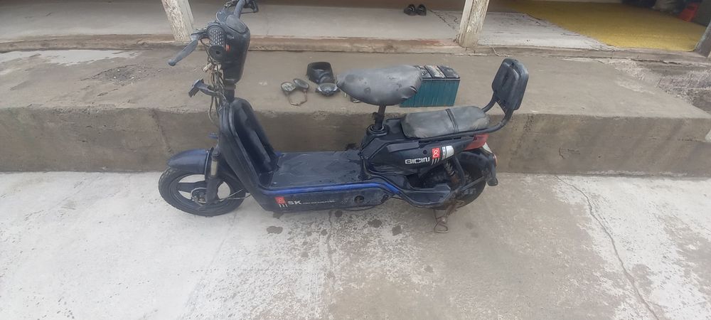 Akumlatr tuzatish kerak