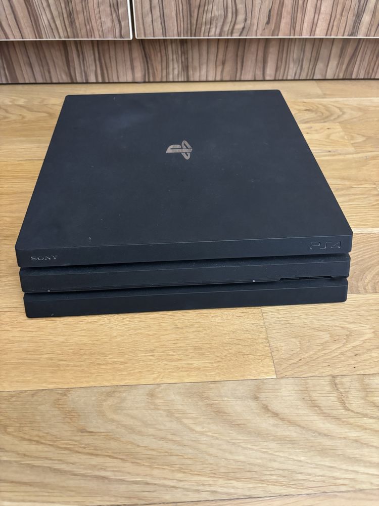 Ps 4 Pro 1TB + 15 Jocuri