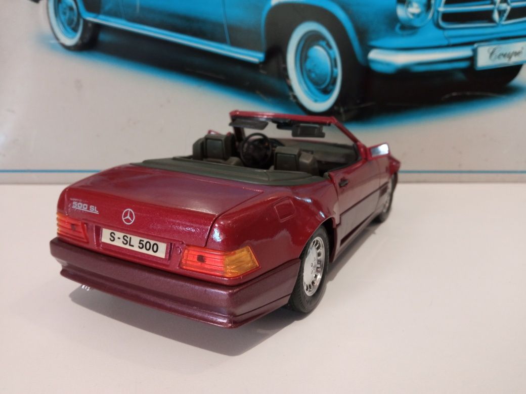 Mercedes Benz 500 SL, scara 1:18, Thailanda