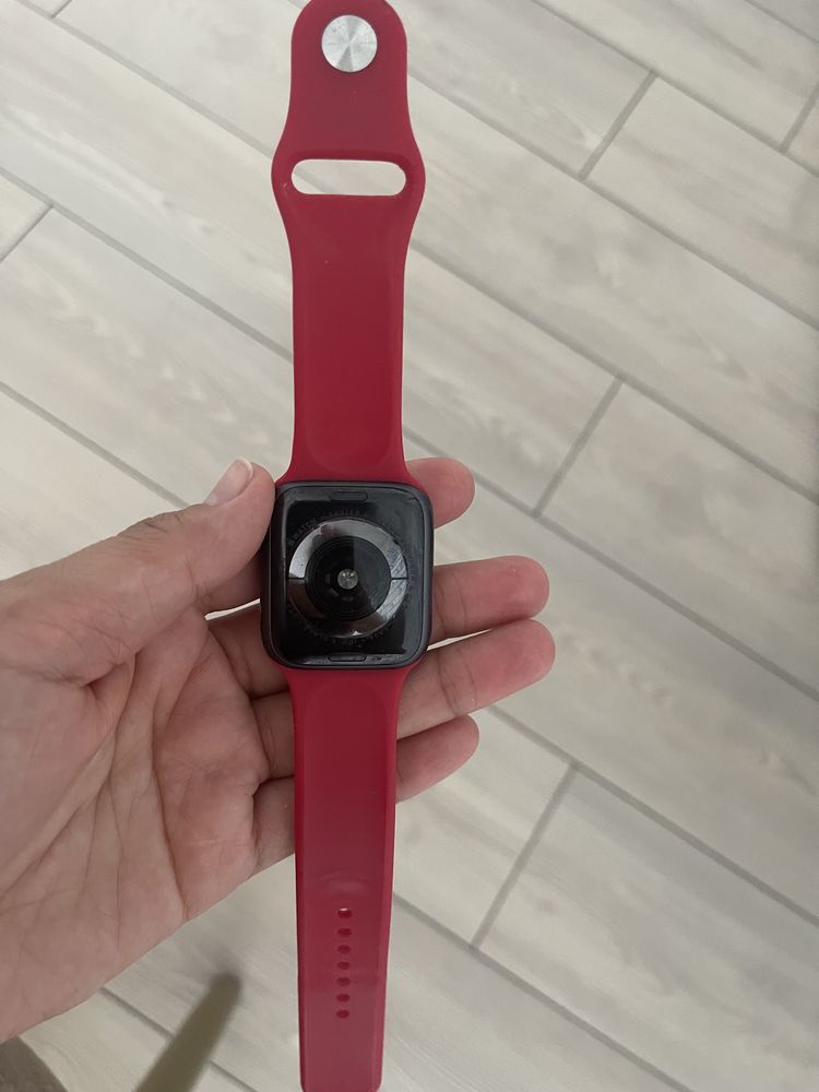 Продам Apple Watch