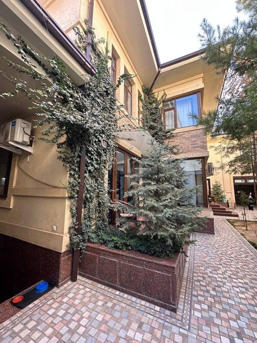 Продается дом на ул. Фирдавсий, ор-р: Бадамзар махалля, 4 сотки