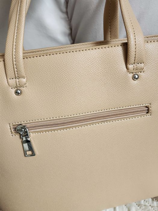 Нова бежава чанта