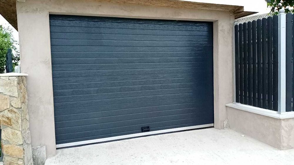 Usa de garaj sectionala