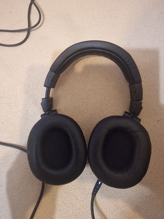 Vând căști audio technica M50X.