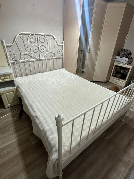Продам кровать 140*200 см