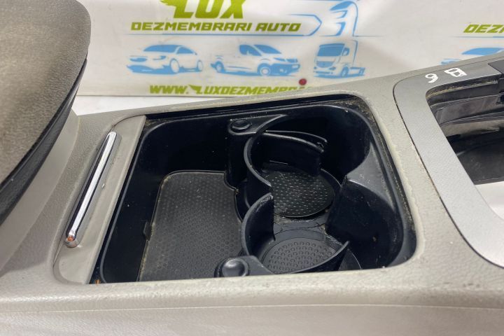 Consola centrala cu cotiera 3c1863241 Volkswagen VW Passat B6  [din 2005 pana  2010] seria