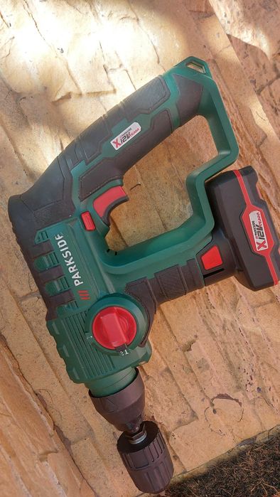 Capsator autofiltanta, percutor