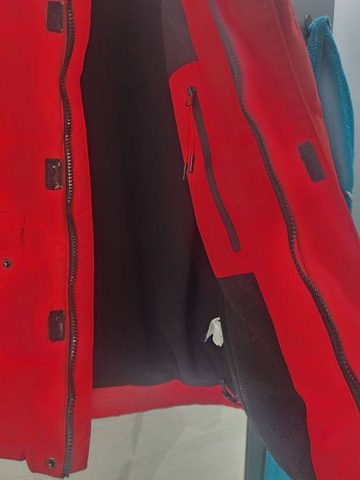 Яке Reserved 152 см 12 год като ново