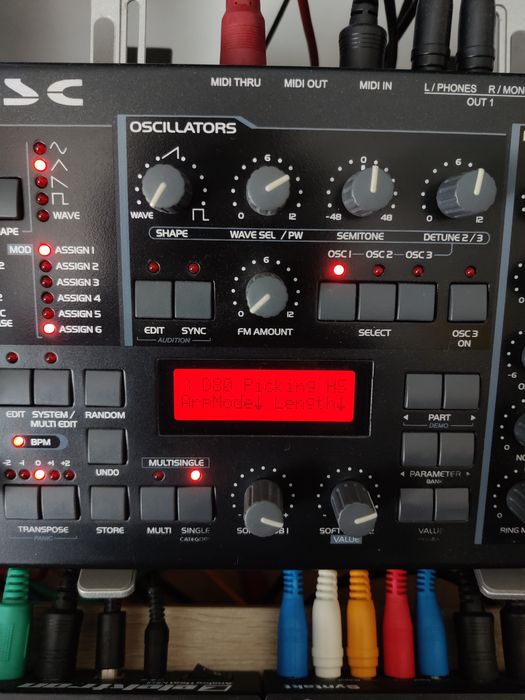 Access Virus C desktop sintetizator