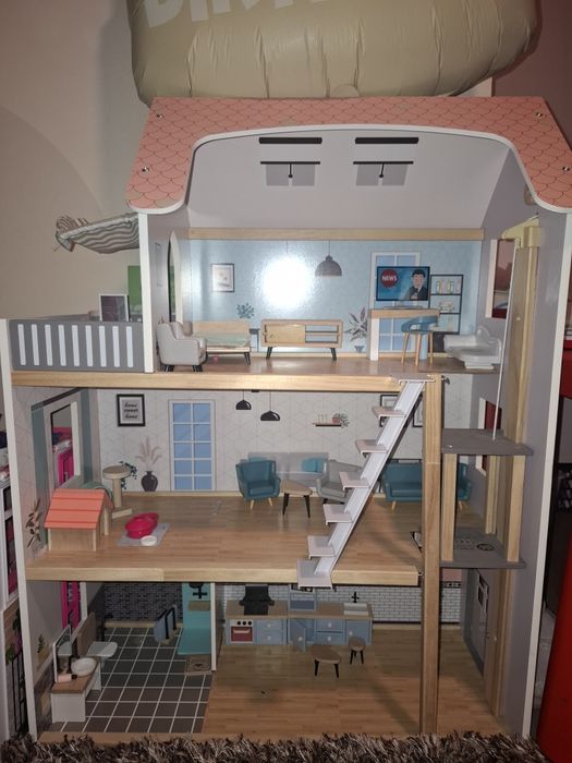 Casa papusi din lemn