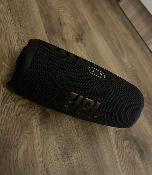 Boxsa portabila JBL Charge 5 stare impecabila