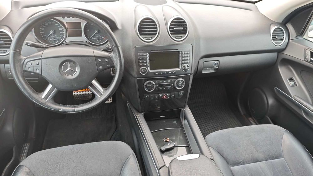 ВСИЧКО ПЛАТЕНО/Напълно Обслужен/Нови Дискове и Накладки Mercedes ML320