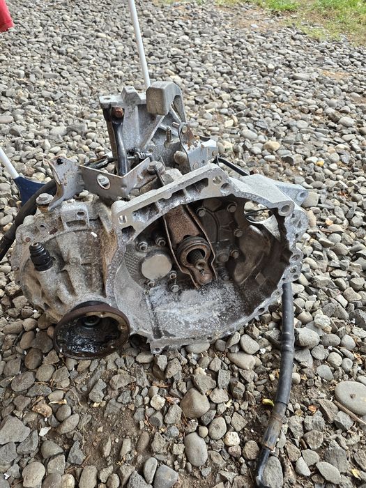 Cutie manuala 5+1 golf 4