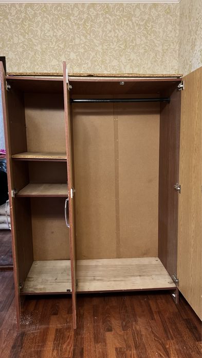 Срочно продам шкаф