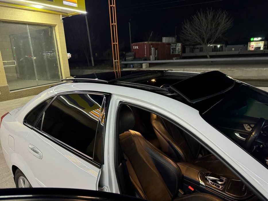 Продаю Жентра  мерс салон