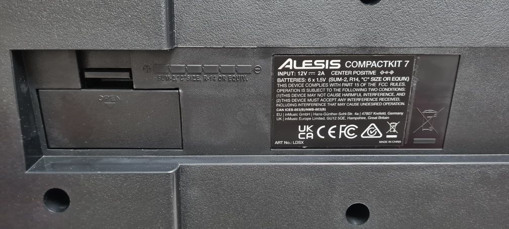 Барабанная установка: Alesis compactkit 7