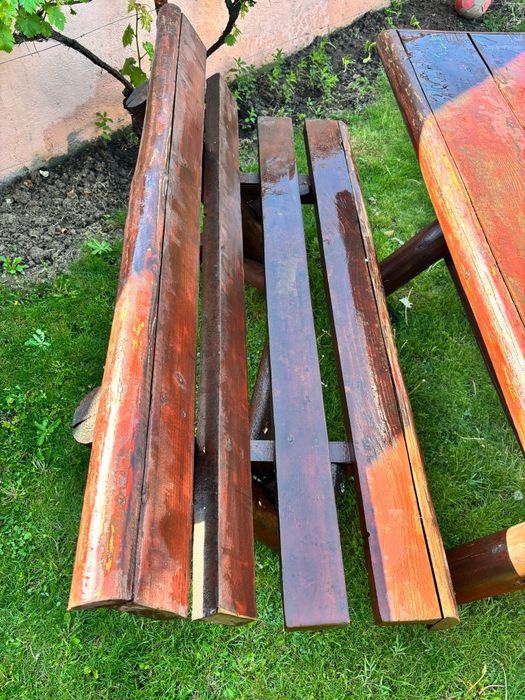 Vand mobilier curte set masa cu banci lemn

---