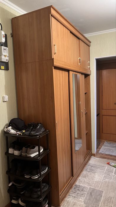 продам шкаф для прихожей