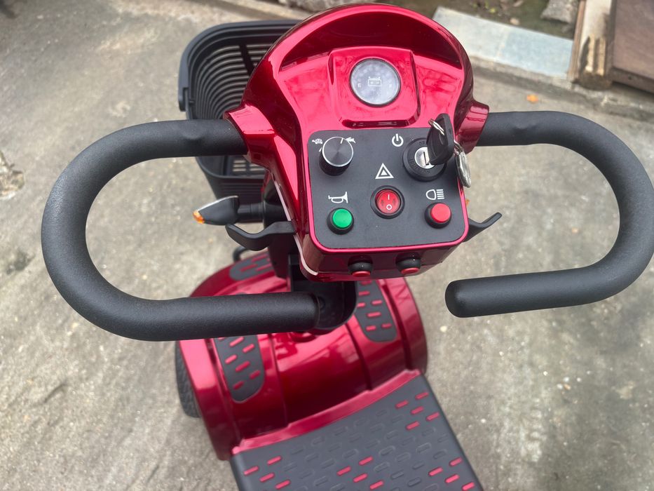 Електрическа инвалидна четириколка в гаранция