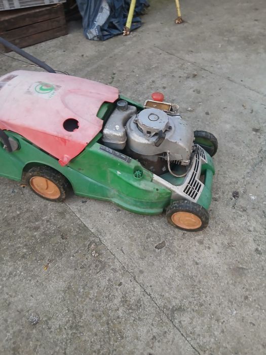 Cositoare gazon benzina