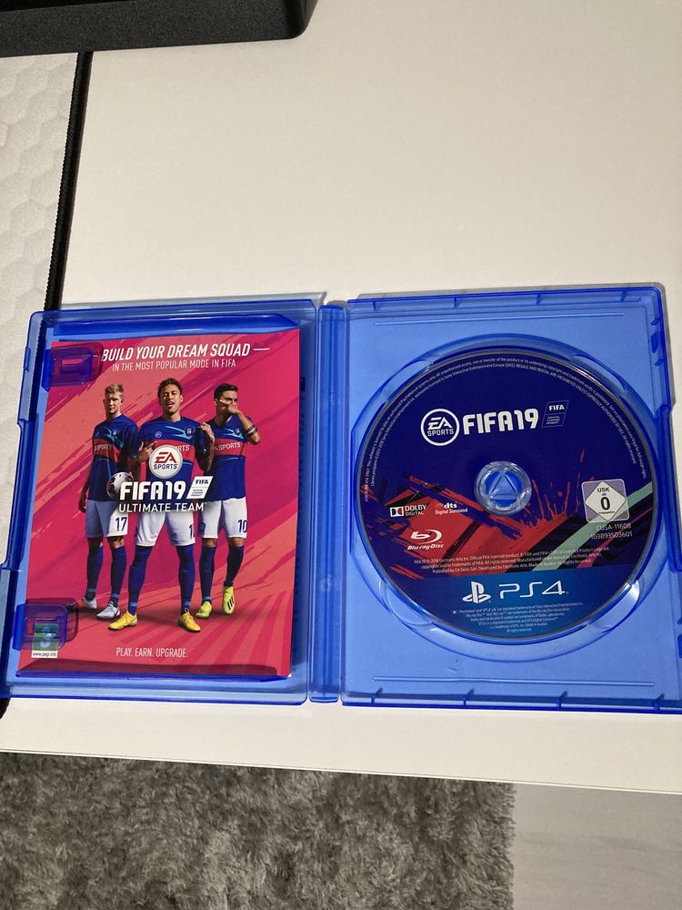 Vând/Schimb FIFA 19 Champions Edition PS4