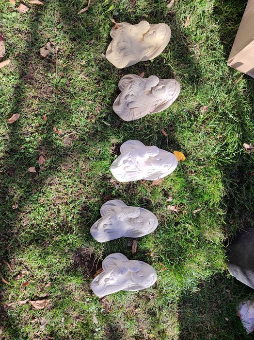 Бетонови фигурки с Богородица