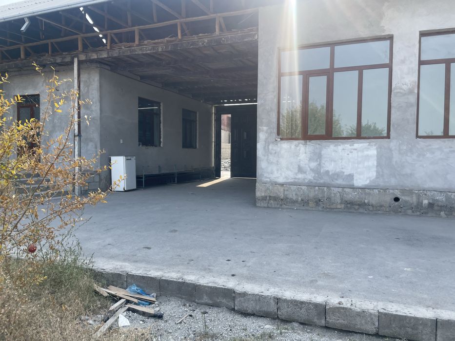 Фаргона шахар Дустлик кучаси 128хонадон ижарага берилади ховли