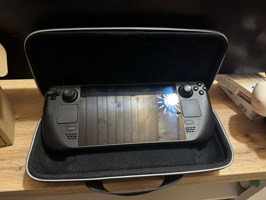 consola steam deck oled varianta cu 500+gb