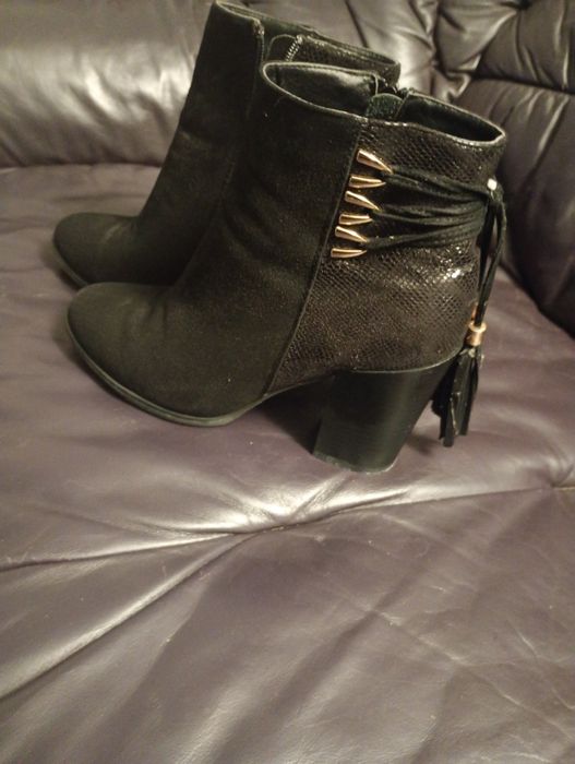 Ghete piele naturala, întoarsă pt ocazii, mărimea 39