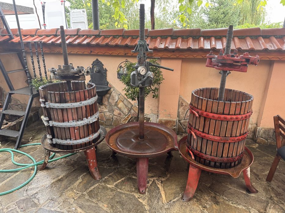 Съдове за вино, внос от Италия