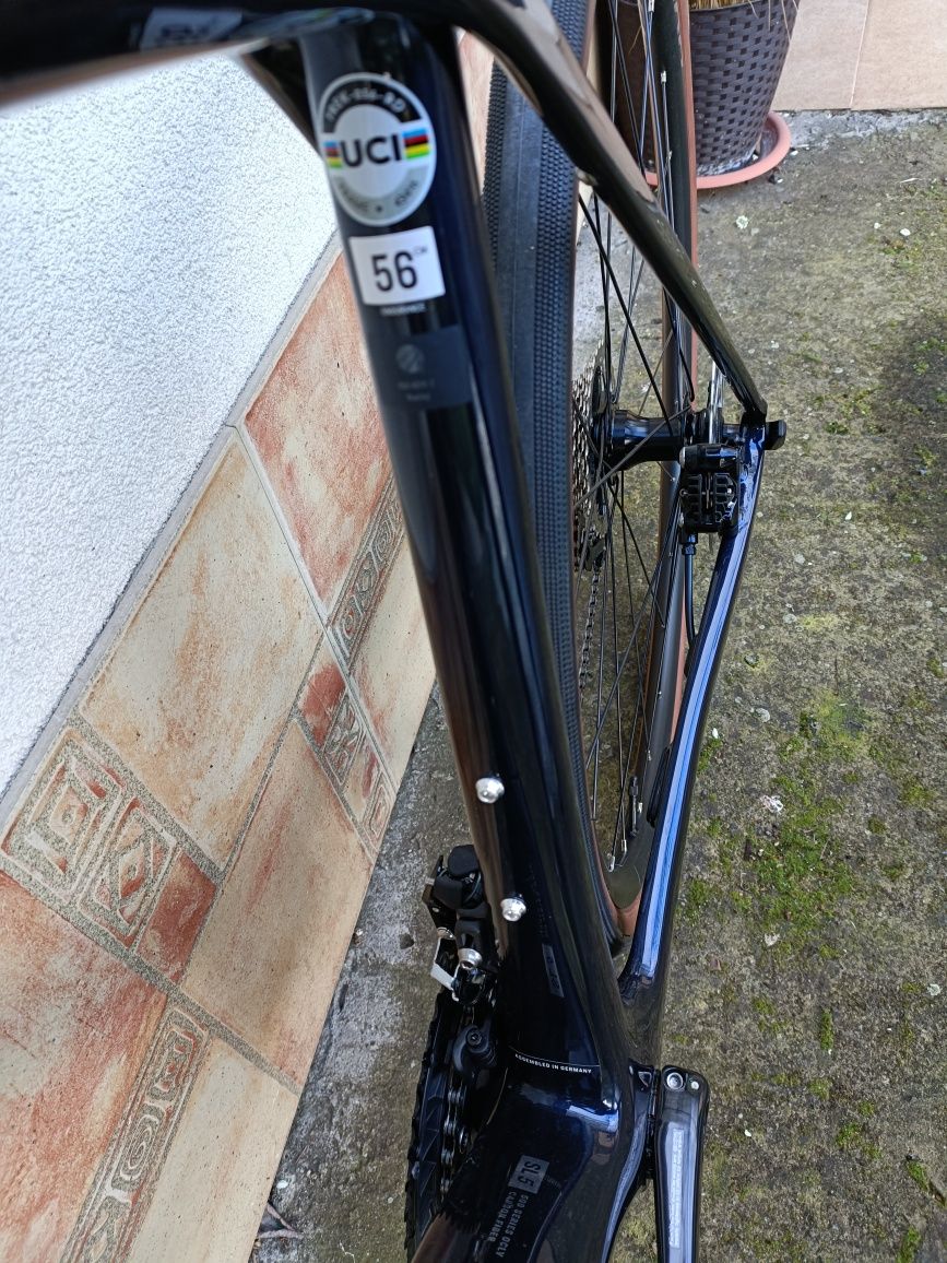 Vând cursiera carbon TREK Domane SL 5, nouă