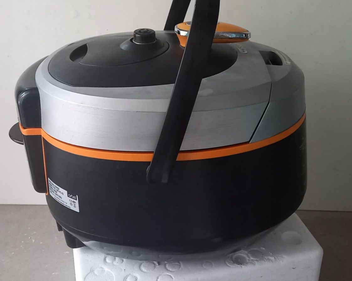 Multivarka Artel