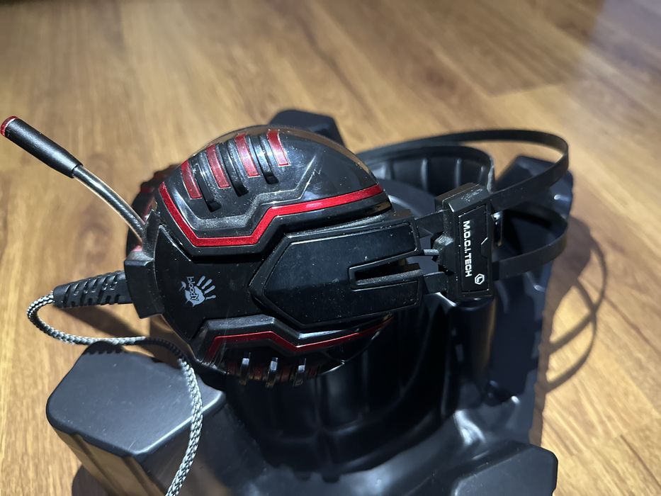 Продаю наушники Bloody M615