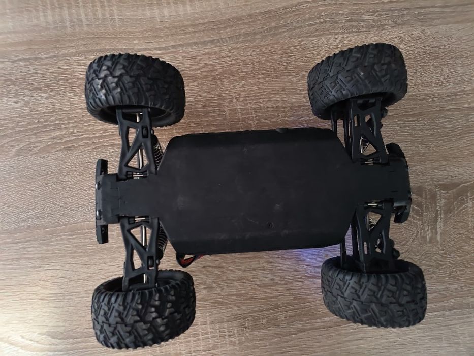 Vand masina cu telecomanda Rc cu defecte