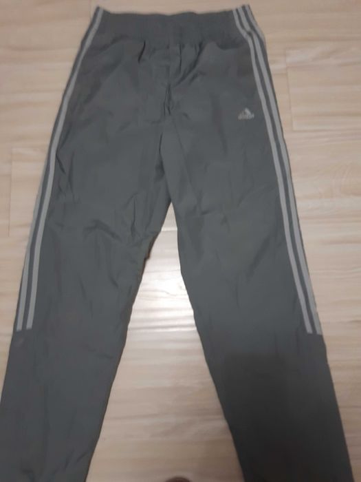 Продается спортивный костюм (женский)