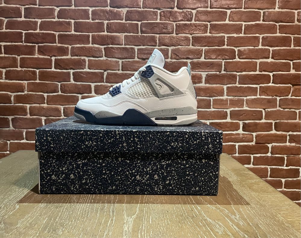 Jordan 4 retro Midnight Navy