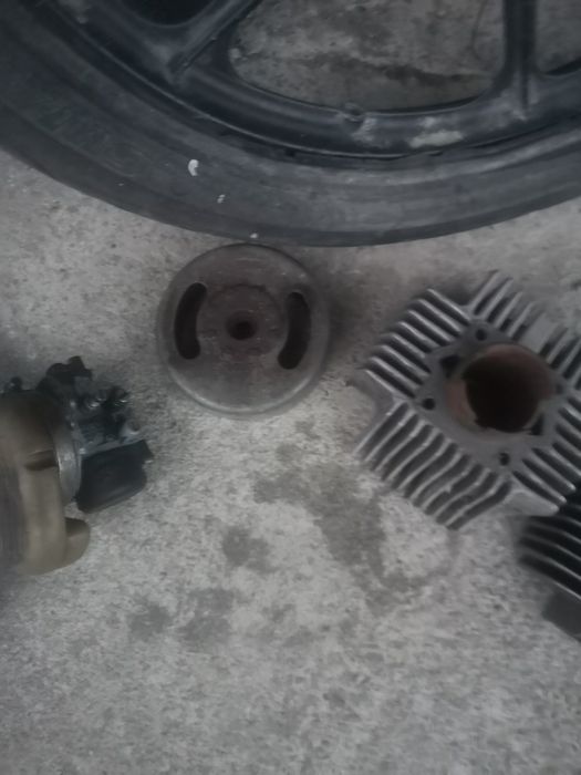 De vânzare moped gyromat 50 cc se vinde cu toate piesele preț 600 lei